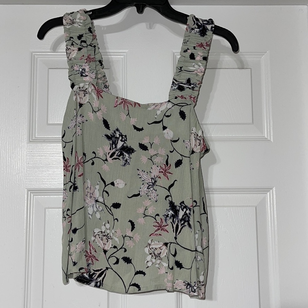 NWT Vero Moda top M